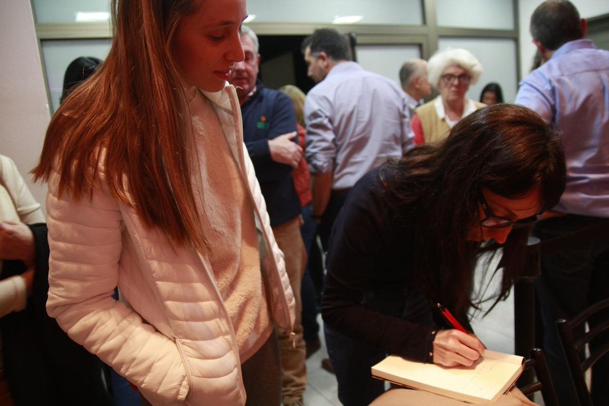 En el Día Nacional de los Derechos Políticos de la Mujer, presentamos "Eva y las Mujeres: historia de una irreverencia" junto a su autora, <a href="/juliaerreo/">Julia Rosemberg</a>.
 
💜 En <a href="/casaevitapba/">Museo Provincial Casa Evita</a> hablamos sobre la figura política, el legado y la trascendencia de nuestra #EvitaEterna.