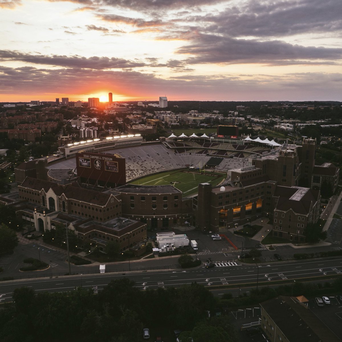aerialtlh's tweet photo. It’s Game Day in Tallahassee 🏈❤️💛 https://t.co/lbCJHm09Yd