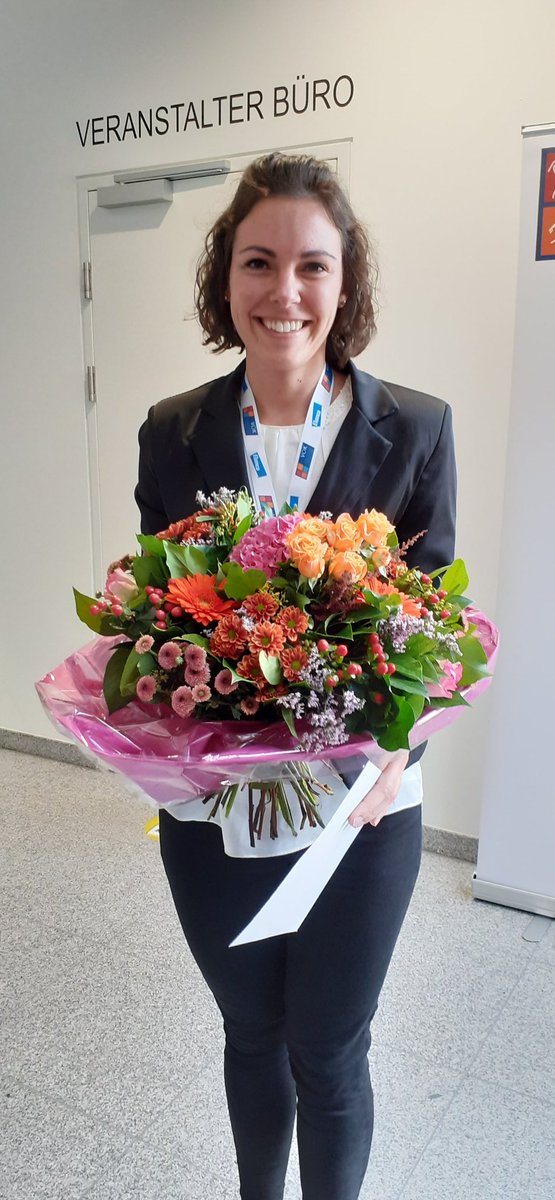 Salzburg 24. September 2022 Tierschutzpreis der VÖK verliehen an Dr. Karina Schöll für ihre Arbeit "Qualzuchtmerkmale bei der Katze und deren Berwertung unter tierschutzrechtlichen Aspekten"