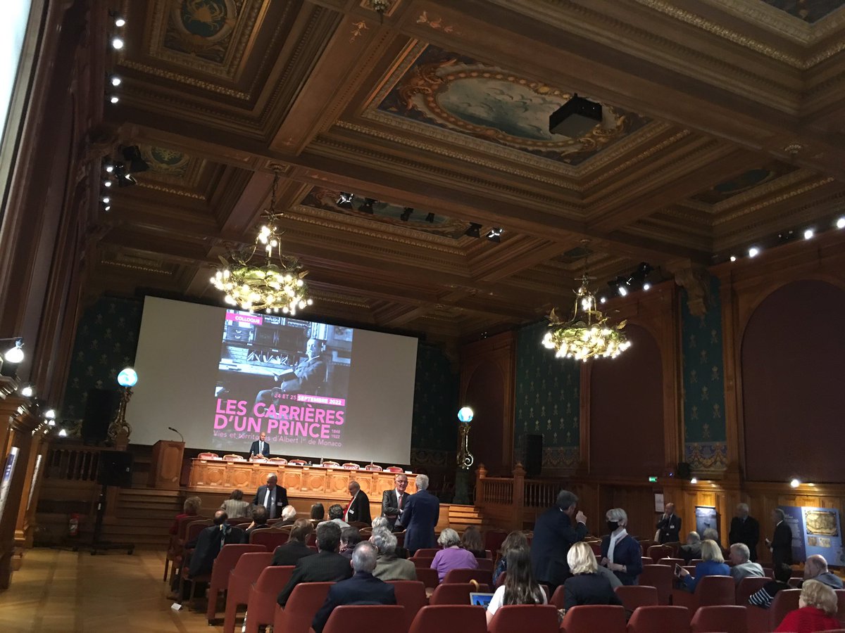 Au Musée océanographique de Monaco pour le colloque du centenaire d’Albert Ier
Colloque pluvieux, colloque heureux 
Avec SAS Albert II <a href="/XavierMauduit/">Xavier Mauduit</a> <a href="/bernstephane/">Stéphane Bern</a> Vincent Duclert Jean-Marc Hovasse… <a href="/OceanoMonaco/">MuséeOcéanographique</a> <a href="/GvtMonaco/">Gouvernement Monaco</a> <a href="/Monaco_Matin/">Monaco_Matin</a>