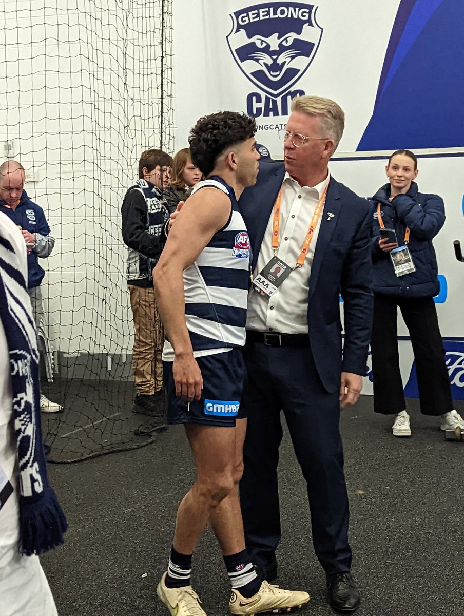cvanestrop's tweet photo. Cats Ceo Steve Hocking shares moment with Tyson Stengle.
GeelongStrong #AFLGF #AFLGrandFinal #WeAreGeelong #AddyGF
@geelongaddy https://t.co/3pUpYKTTKf