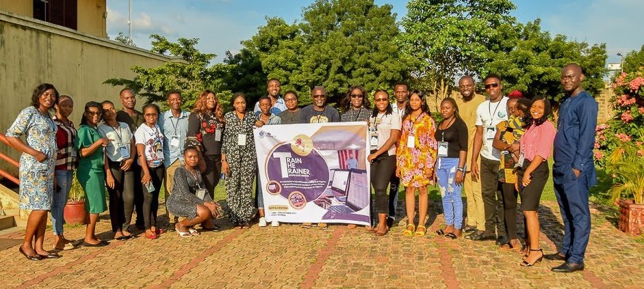AdaObuezie's tweet photo. It was amazing learning from the @WikimediaNG Ogas at the Train the trainer workshop South-East, Nigeria. Never knew that learning could be this fun, interesting and unboarding. Accept my gratitude @Wikimedia @WikimediaNG @wikimediaigbo for the valuable opportunity. #TTTSE https://t.co/z6AqvcBYSM