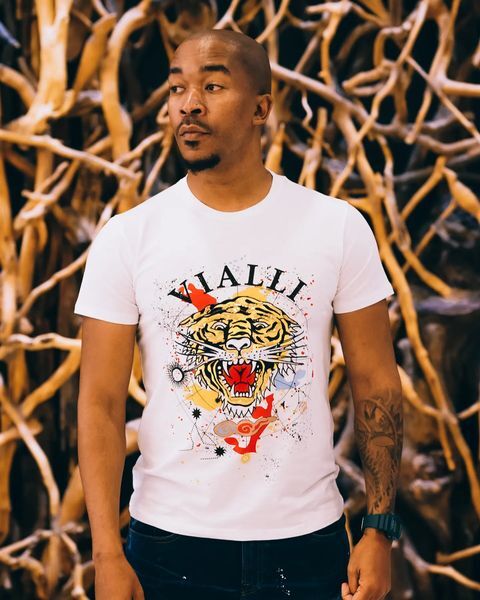 BOSSINISA's tweet photo. BOSSINI SA is a Trendy Clothing Store that Provides Fashion Branded Clothing, Footwear, and Accessories for Fashion Orientated Individuals. The Business Opened its doors in 1980 and Caters to the Young &amp; Old Men at Heart. https://t.co/FmPdc4JPik