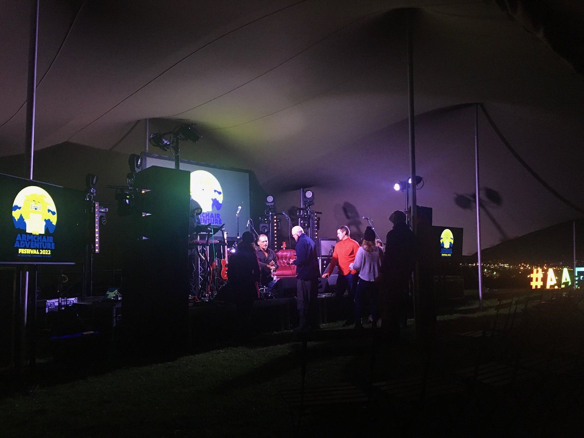 JHSurvival's tweet image. Thanks to Reece and Matt for inviting me to talk at the excellent Armchair Adventure Festival #AAF22, what a brilliant event and some great questions afterwards. Best of luck to all of you planning adventures! #HowToSurvive #HopePlanWork #SurvivalTriangle #Survival #DrinkMoreTea