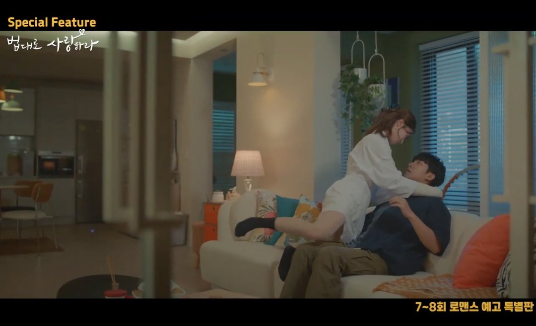 BeeForGi's tweet photo. Holy shit the BUTTERFLIES I got from this. What's wrong with me 😂 how thirsty AM I for these two?! 🤣
#LeeSeungGi #이승기 #TheLawCafe #LeeSeYoung https://t.co/Rc8GCkDWS6 https://t.co/qALnJYhIoV