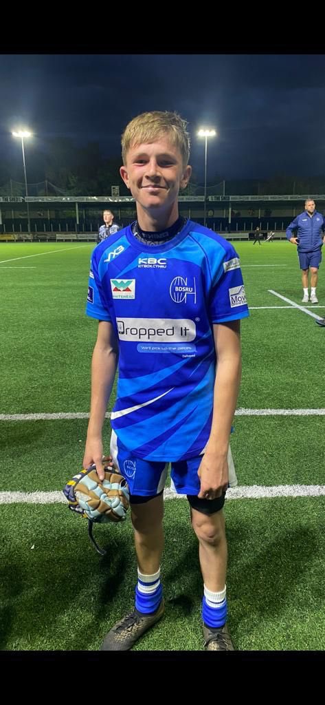 NantyffyllonRFC's tweet photo. Huge congratulations to our very own Aron Bird, who represented @Bdsru15s for the first time this evening.

Aron and the district Under 15s took on Pontypridd at Sardis road. 

A fantastic achievement Aron, we look forward to more❤️💚

#UppaNant #MiniOwls https://t.co/hVfmpsEmLU