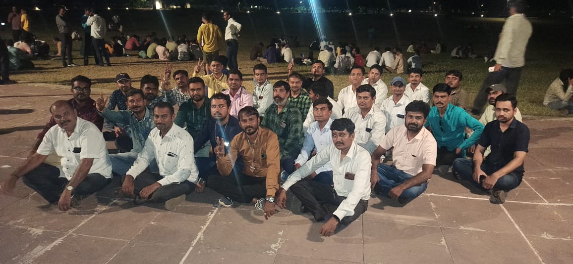 #TechnicalCadreMphwFhw  *હડતાલ તો કોરોના સમય મા પણ કરી શકતા હતા પણ ત્યારે રાષ્ટ્ર હિતાય સર્વોપરી હતો..ત્યારે ફુલ વરસાયા હવે લાઠી ઓ વરસાવી..ખુબ ખુબ આભાર ગુજરાત સરકાર...*
<a href="/nidhirpatel6/">Nidhi patel</a> <a href="/tv9gujarati/">Tv9 Gujarati</a> <a href="/Zee24Kalak/">Zee 24 Kalak</a> <a href="/ajtak/">ajtak</a> <a href="/BBCBreaking/">BBC Breaking News</a> <a href="/YAJadeja/">Yuvrajsinh Jadeja</a> 
<a href="/CMOGuj/">CMO Gujarat</a>   <a href="/jitu_vaghani/">Jitu Vaghani</a> <a href="/devusinh/">Devusinh Chauhan</a>