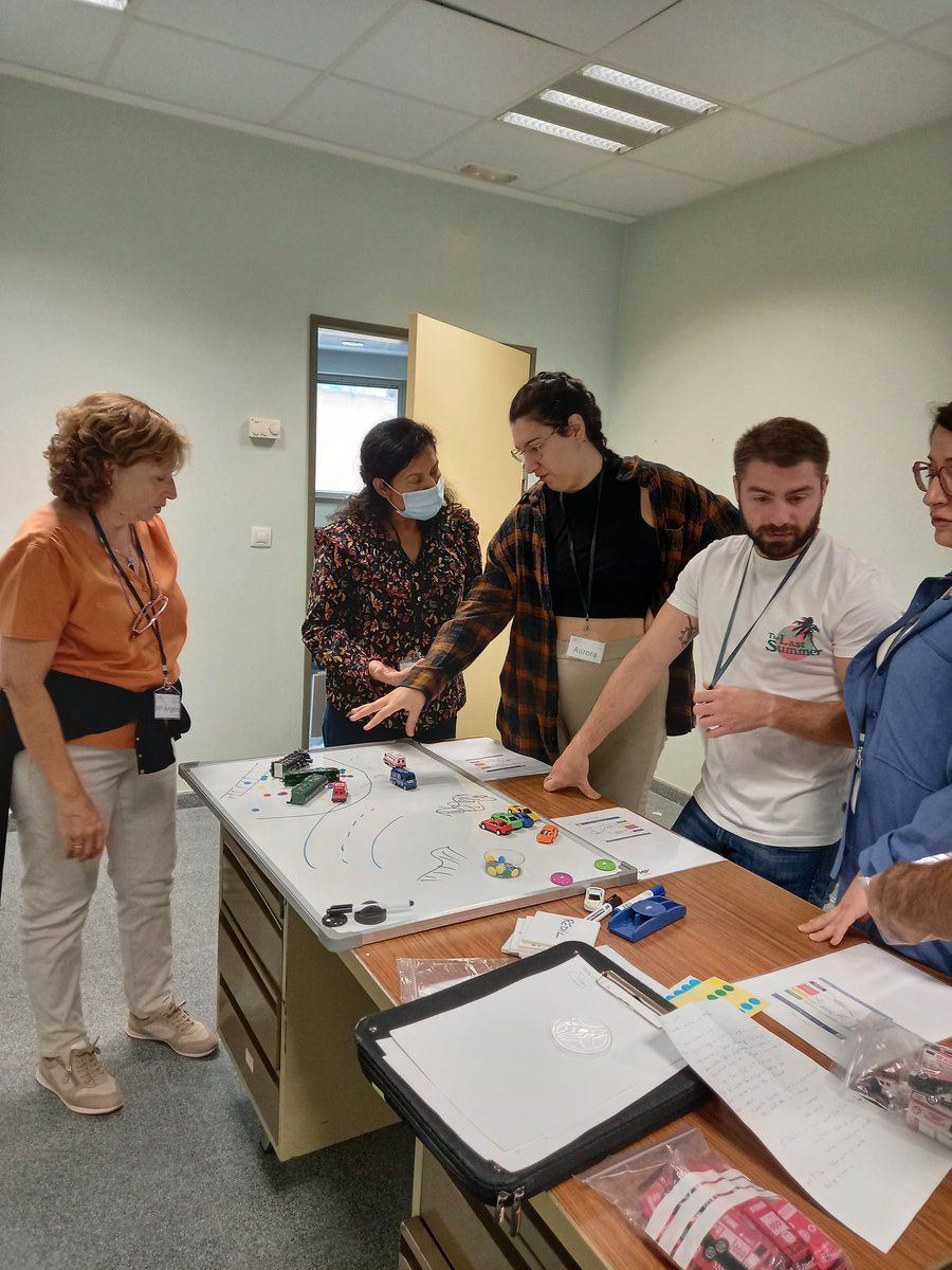 SCAMFYC's tweet photo. ¡Buenos dias!

Aqui seguimos aprendiendo y compartiendo en #UrgenciasSCAMFYC con talleres :

1.Politrauma.
2.Múltiples víctimas.
3.Ecografia por @eco_scamfyc https://t.co/x1e6wXTPg4