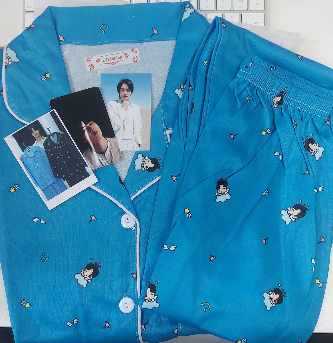 JeonNicky07's tweet photo. Thank you @rckscandyph sa pagpapauwi sa artist made collection ni Jin hyung (replica)! Received ko na po ang baby pajama ko. Ang ganda akala mo talaga official na good day pajama. Super natuwa ako. And I'm sure matutuwa din ung pagbibigyan ko. Thank you!Til our next buedol. GBU💜 https://t.co/uJJLysuXzw