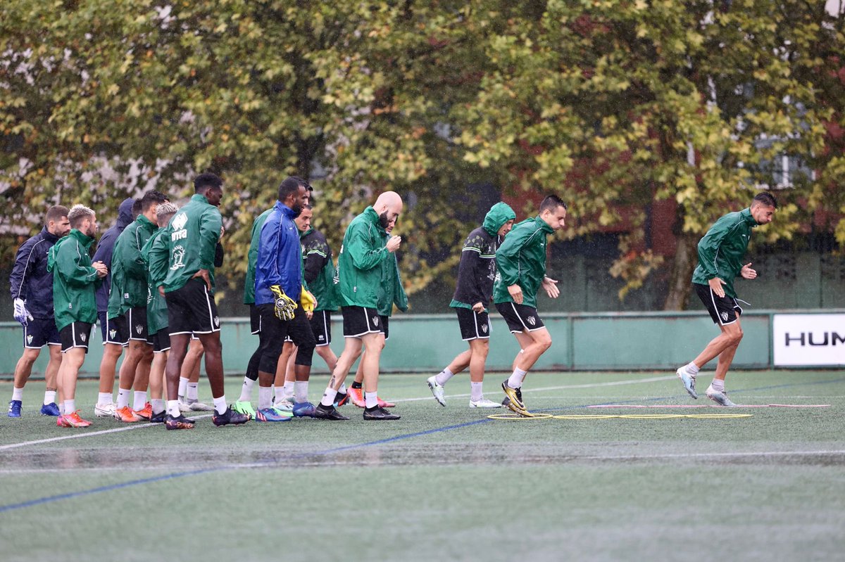 ⚒️⚽️ Trabajo de 𝚊𝚌𝚝𝚒𝚟𝚊𝚌𝚒𝚘𝚗 𝚌𝚘𝚖𝚙𝚕𝚎𝚝𝚊𝚍𝚘 🌧✅

#CDGuijuelo | #TodoalVerde 💚