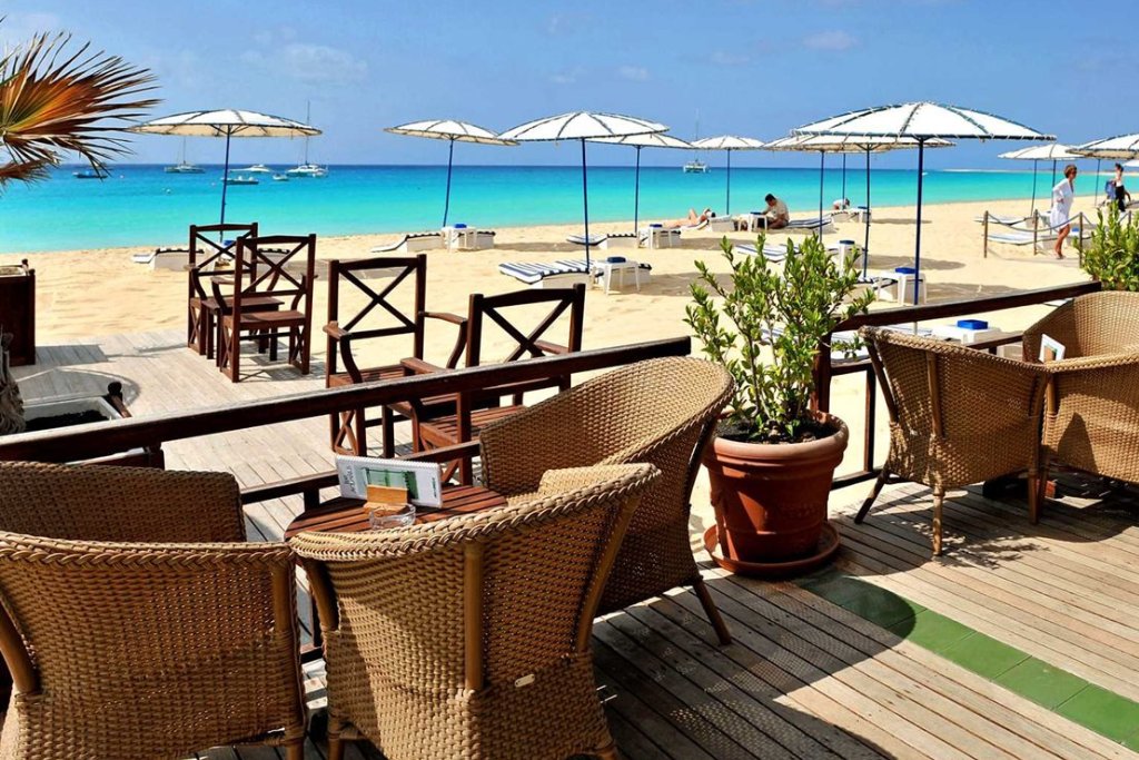 CapeVerdeExp's tweet photo. An immaculately kept, family-run hotel boasting great facilities and direct access to Santa Maria’s golden beach, it’s no surprise that Hotel Morabeza continues to be voted the top hotel by our guests. Find out more about our customers favourite hotel here:https://t.co/D5DcrVvqAo https://t.co/Q89T6Oe07P