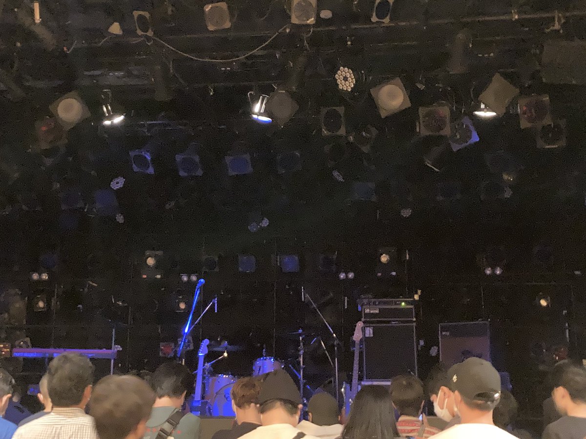 juno_damm's tweet photo. ようやく現場に戻ることができて感激ですわ、やっぱりハコはええのぅ、久しぶりにエモキッズ活動するわね　#maeband https://t.co/u8fjcAWIrG