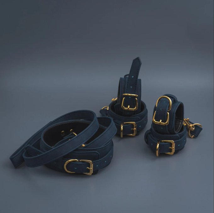 Just received this bondage kit from YodaBelts on Etsy, so good !

Feels so great to wear it and already