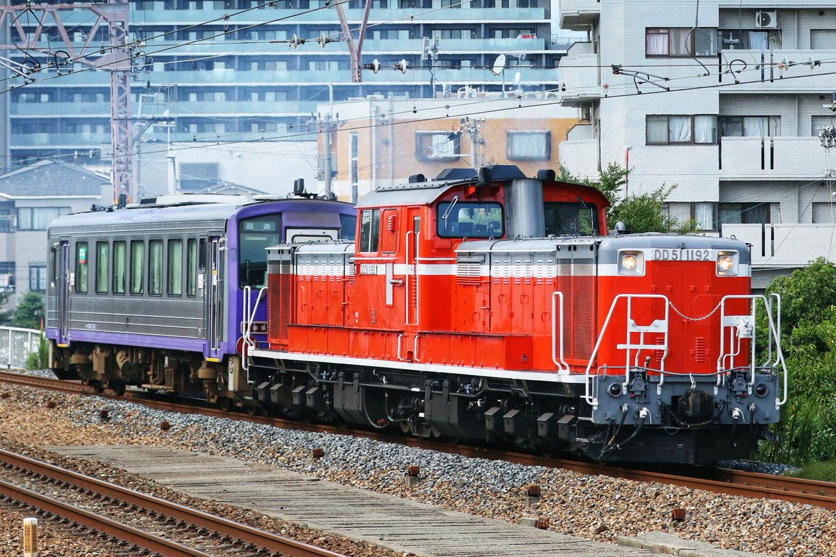 Kobestation0304's tweet photo. 亀山配給 DD51 1192＋キハ120-301、この後、大阪駅抑止。 https://t.co/jD2q2Dve93