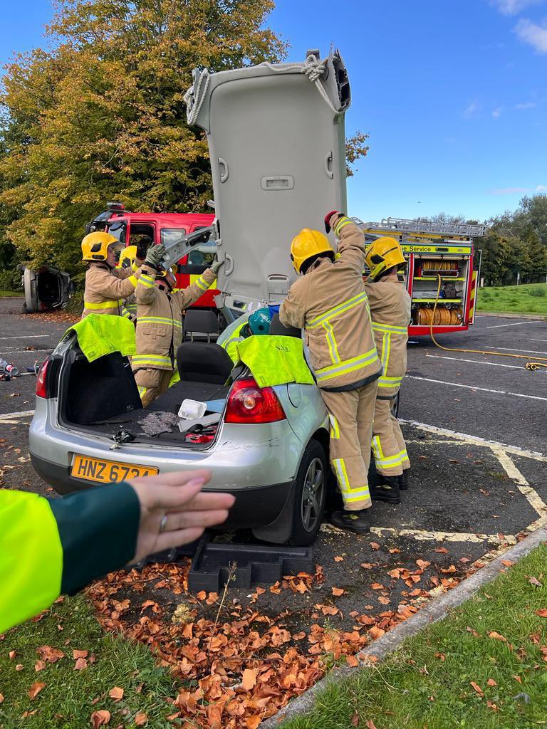 NIAS999's tweet photo. Our latest AAP course continue their training at @ulsteruni in Coleraine. This week they got to experience the benefits of interagency working with @NIFRSOFFICIAL at RTCs requiring extrication under the watchful eyes of tutors @mcgeownsean, @davidmarshall07 and @briansm https://t.co/bXxk1Y0SAr