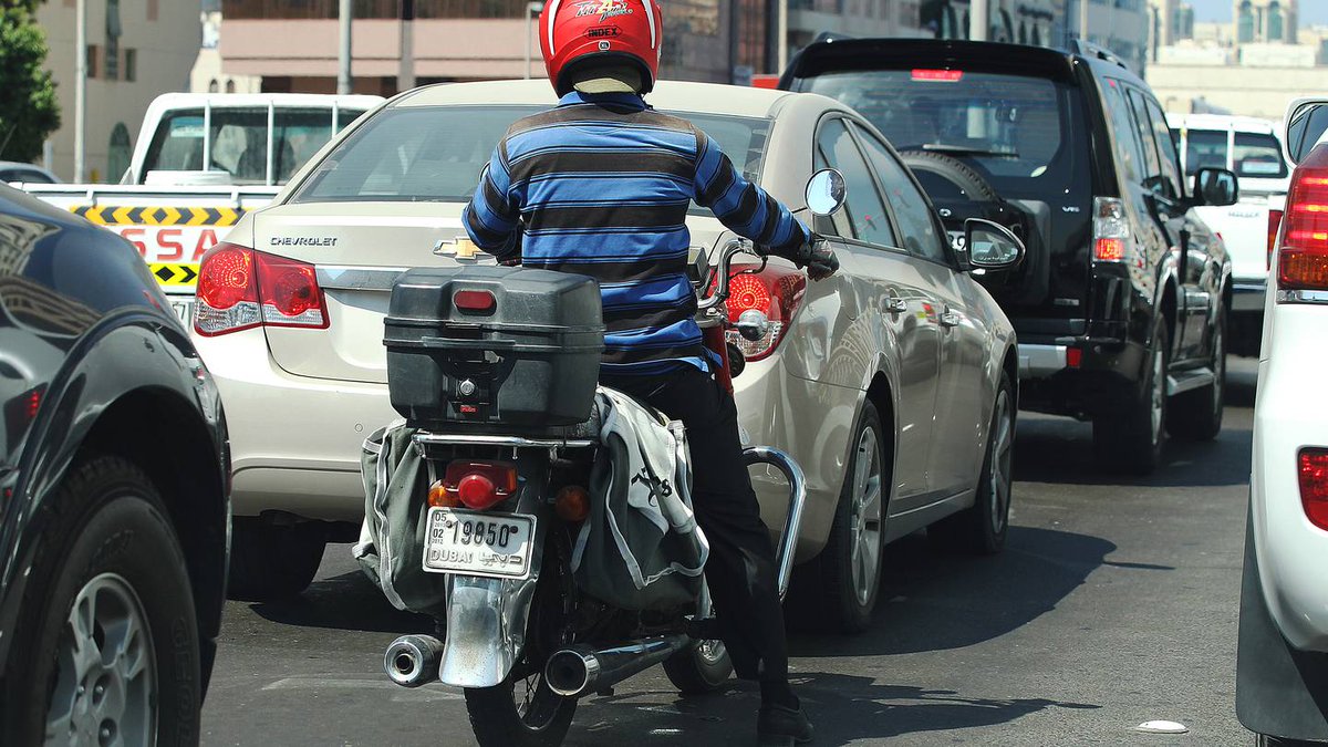 UAENews's tweet photo. Abu Dhabi Police announce new speed limit on busy road https://t.co/3aDhUhTnZV https://t.co/fOgCYl5WLm