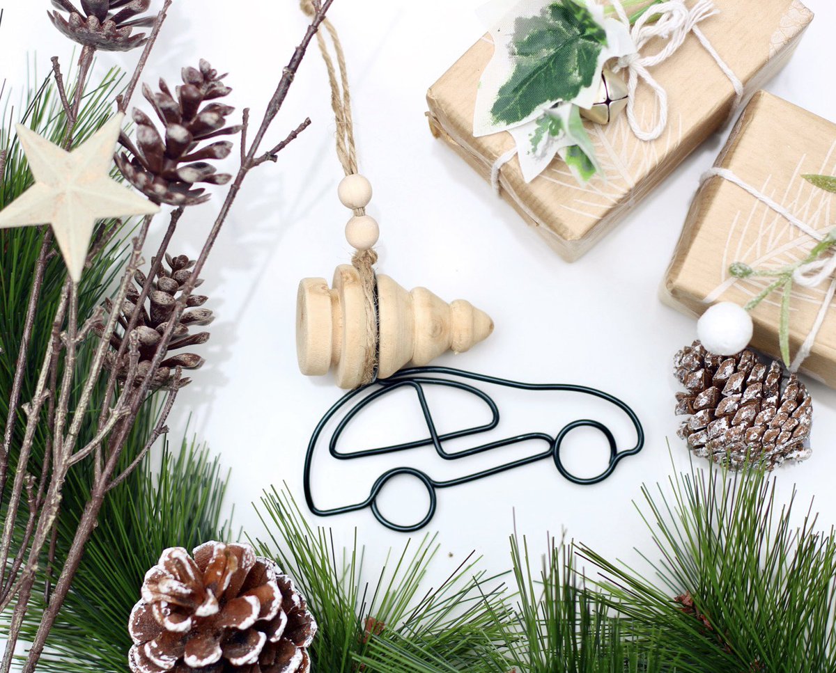 Copper_Cup29's tweet photo. Christmas newbies this year;

🌟 Holly Jolly Christmas - with the new addition of little wooden berries 😍
🌟 You can’t catch me, I’m the gingerbread man
🌟 Driving home for Christmas 
🌟 Christmas Star

#CWordSeptember #UKGiftHour #UKGiftAM #MHHSBD #shopindie #shopearly https://t.co/AiDqznRSvU