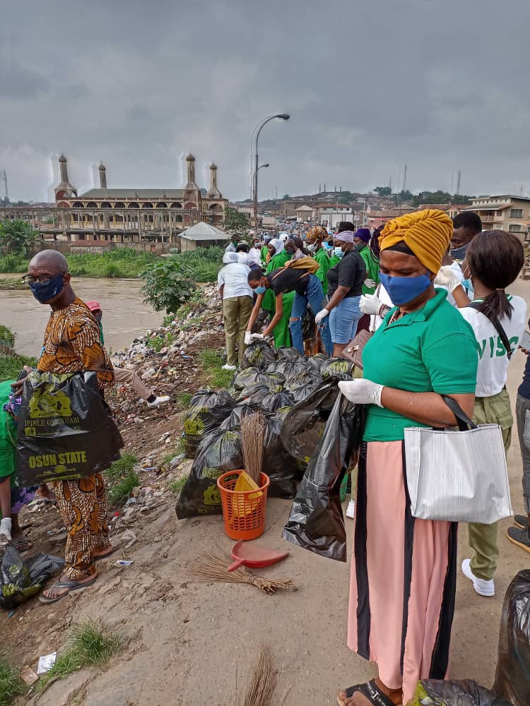 emmanuelayo72's tweet photo. The World Clean Up Day 2022 Live in Ede
#Worldcleanupday #letsdoitworld
#letsdoitnigeria #clean #osuncleanup
#Oke_Gada @cleannation29 @olujoseph12
#capws #gwcn #csdevnet #changemaker
#NationalCadetCorpsNigeria
#NATIONALCADETCORPSNIGERIA(ONDO STATE HEADQUARTERS) https://t.co/fAQ8fqdzFq