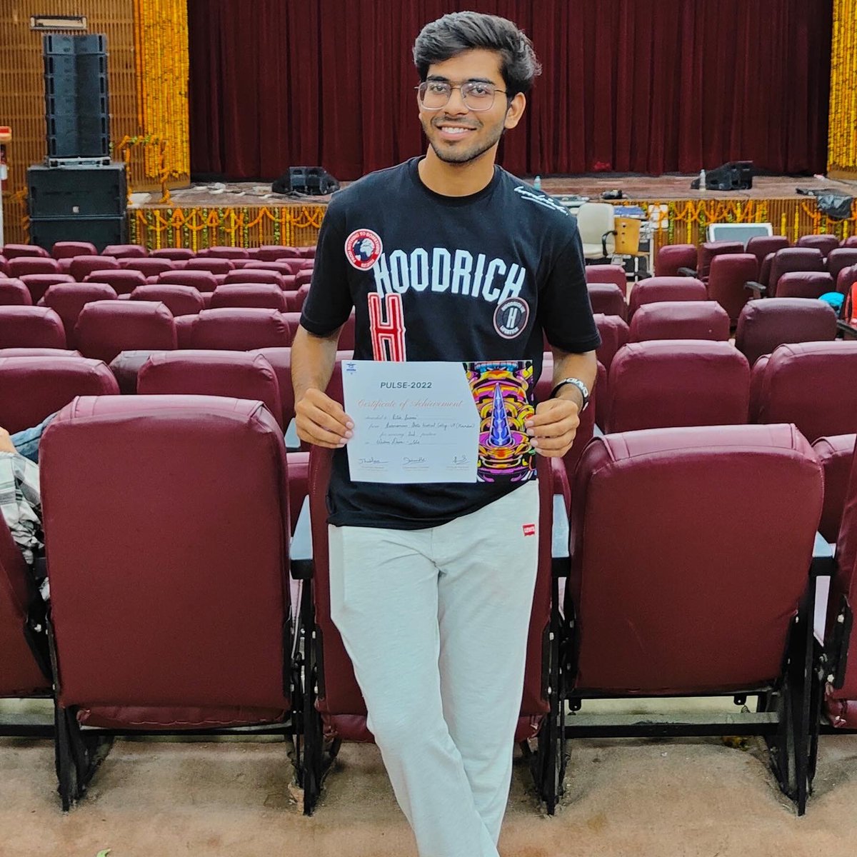 ASMCHardoi09's tweet photo. हरदोई मेडिकल कॉलेज के छात्र रितिक स्वामी ने AIIMS Delhi के Pulse Event में Solo western Dance की कैटेगॉरी में दूसरा स्थान प्राप्त किया । @aiims_newdelhi #pulse2022 https://t.co/Q5VeW8NIkU