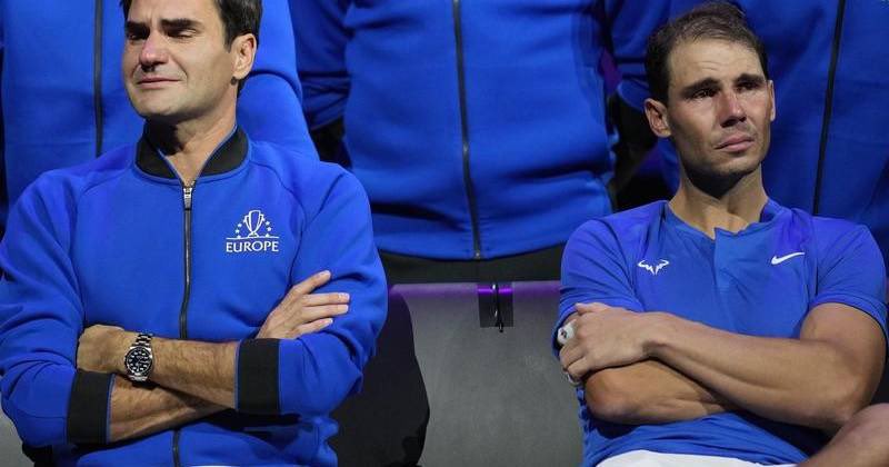 استوقفتني جداً دموع رافايل نادال امس بمباراة اعتزال روجر..

كيف يحمل هذا المقاتل الشرس بالملعب قلبَ الطفل الذي حزِنَ لاعتزال منافسه اللدود عبر مسيرته..
 
لا اعرف اذا كنا سنجد في عالم الرياضة ( ولربما خارج الرياضة ايضاً) نموذجاً اجمل من روجر ورافا للمنافسة الشريفة