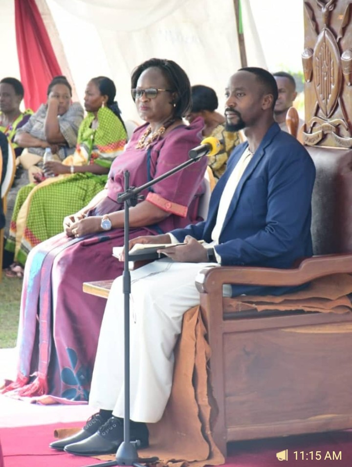 bonny_wandulu's tweet photo. The Kyabazinga of Busoga William Nadiope Gabula IV has hailed the women of Busoga for the interventions they are making  to boost social economic transformation of the region
The Kyabazinga said this on Friday when he hosted members of Neyendeire Development Initiative (NDI). https://t.co/8NhgbimiwV