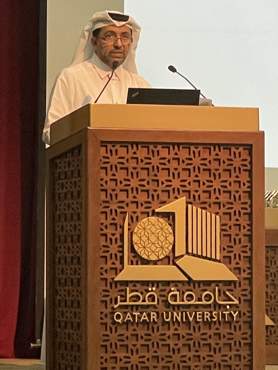 AR_LAW_FIRM's tweet photo. تشرف مكتب عبدالرحمن آل محمود ان يكون  من ضمن أحد افضل ست مكاتب محاماه تم تكريمها من قبل #جامعة_قطر @QatarUniversity فيما يتعلق بتدريب طلبة #كلية_القانون و قام سعادة الدكتور حسن بن راشد الدرهم رئيس جامعة قطر @QU_President مشكورا بتسليم الاستاذ عبدالرحمن آل محمود درع التكريم https://t.co/hOkH748xc3