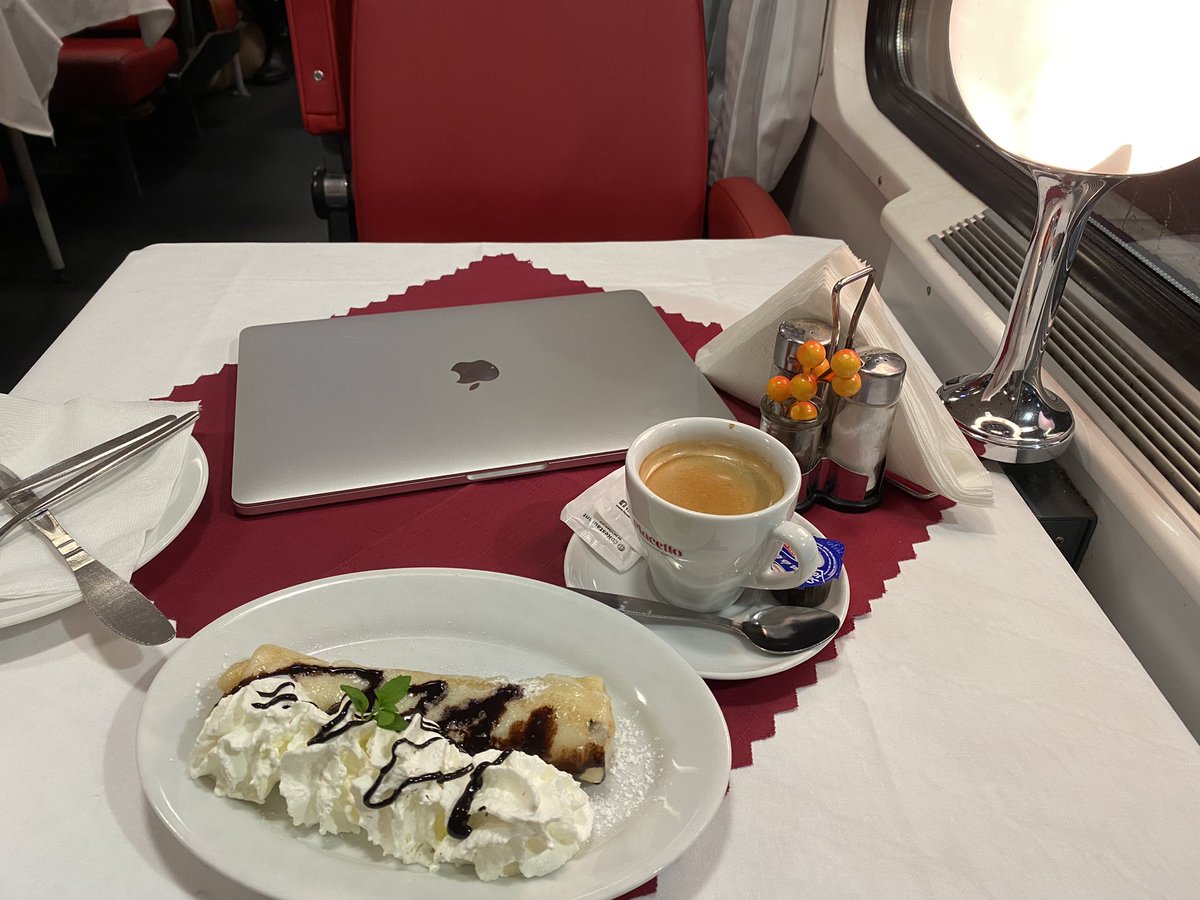 liquid_wording's tweet photo. Bestes Frühstück am Platz #ec175 https://t.co/ElFJZ0AHVL