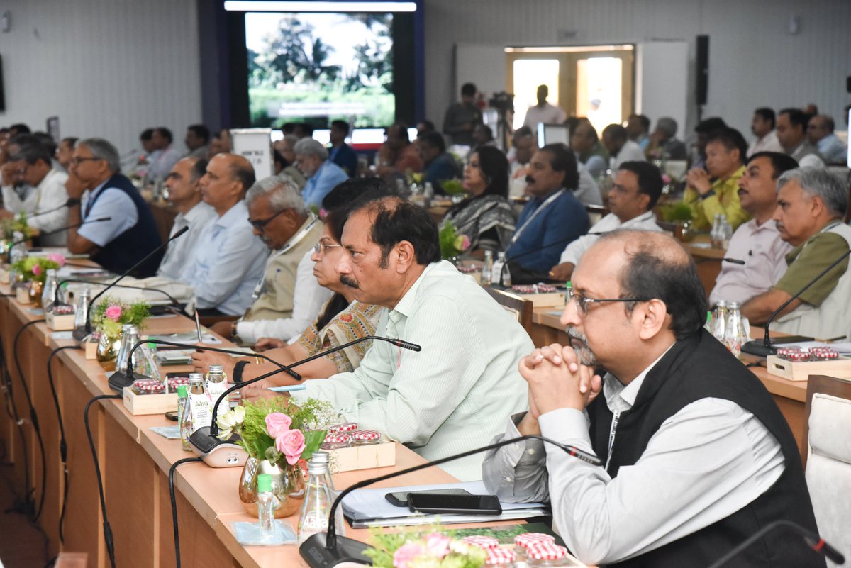 byadavbjp's tweet photo. Participated in a thematic session on agro-forestry at the #NationalEnvironmentConference. The session deliberated upon promotion and expansion of agro-forestry. https://t.co/lTUjy8EIg8