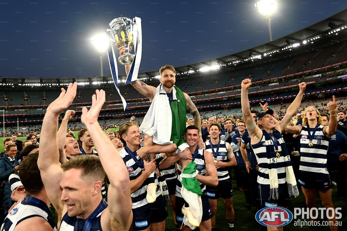 A flag in game 250 for <a href="/zach2e/">Zach Tuohy</a> 😍

#AFLGF