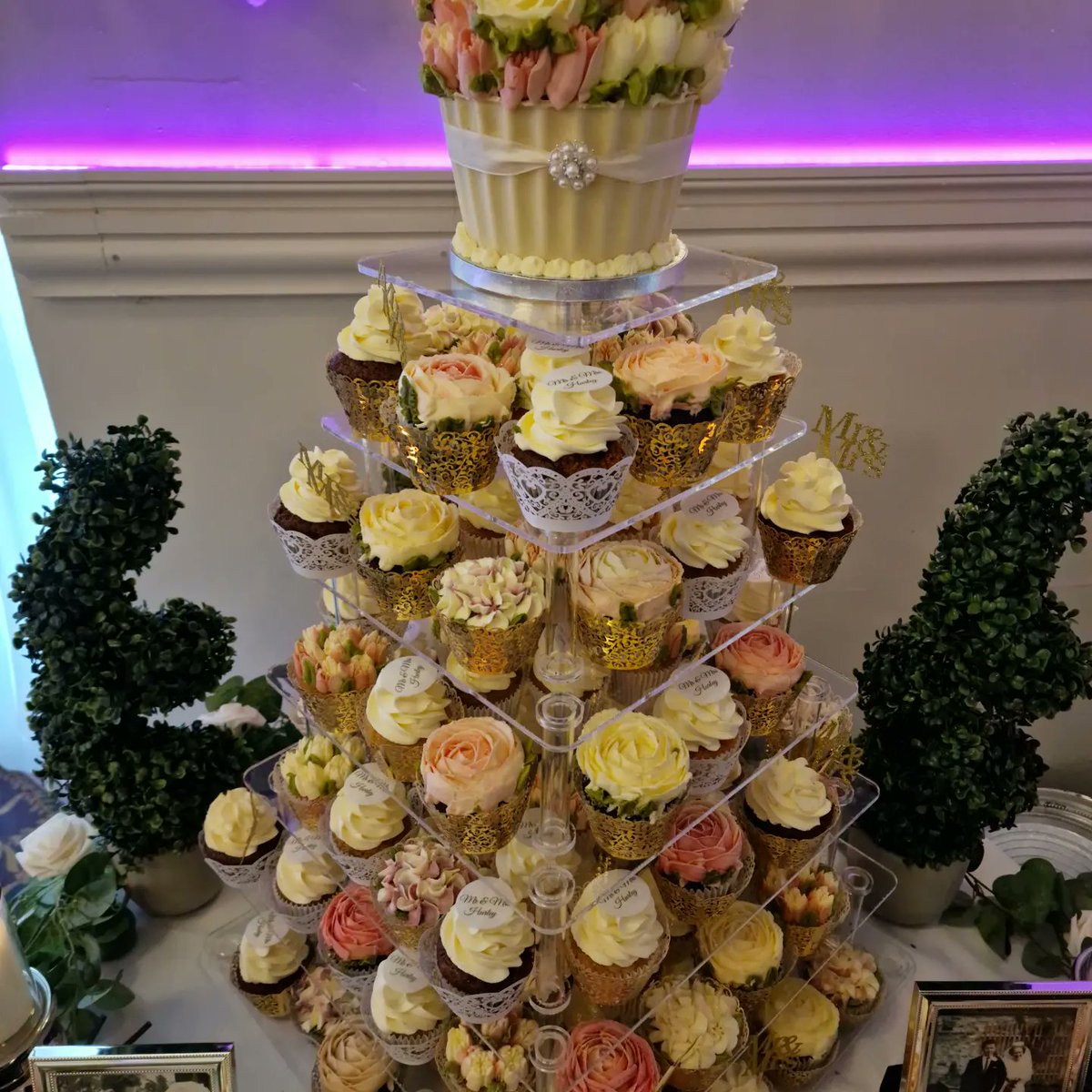 mushireland's tweet photo. Beautiful wedding of my lovely couple Majella &amp; Ian at stunning @castleoakshotel.
It was a pleasure to become a part of their Big Day. 
#Mush #MÜSH #mushCupcakes #MushIreland #YourCupcakesSpecialist #Weddings #WeddingIdeas #WeddingCupcakes #BuyLocal #ShopLocal #localbusiness https://t.co/yWzXkLiP3q