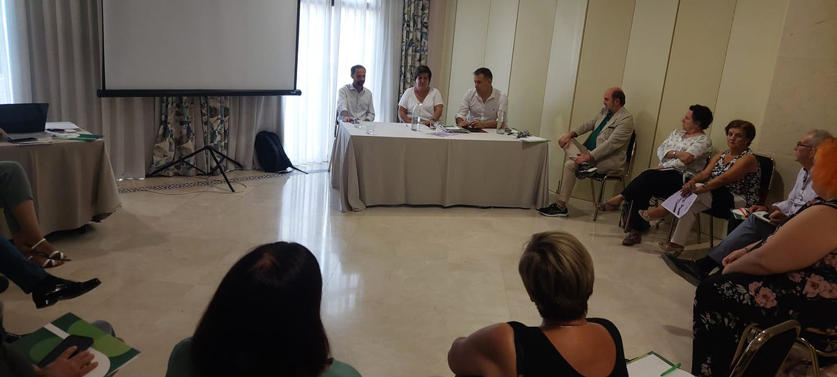 AfanasSCRT's tweet photo. Hoy tenemos el placer de acoger la celebración del inicio de curso de la Junta Directiva de @Plenainclusion. @VictMoraAlcalde alcalde de #Sanlúcar les daba la bienvenida. 

En dicho encuentro nuestro Presidente @antferbri ha sido nombrado secretario de #PlenaInclusión 🍀. https://t.co/NECTuIGrW9