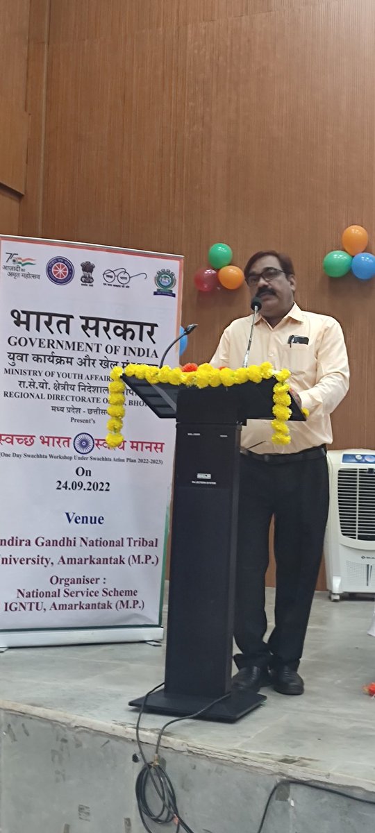 DPSNSSPO's tweet photo. NSS Day celebration with One Day Swachhta Workshop on "स्वच्छ भारत-स्वस्थ मानस"  was organized at Indira Gandhi National Tribal University, Amarkantak (M.P.) on 24.09.2022 @PMOIndia @_NSSIndia  @NSSRDBhopal @YASMinistry @ianuragthakur @dkupadhyay62 @IgntuNss @askabir_ @RBT_RAMBO https://t.co/u4NZvkUVOx