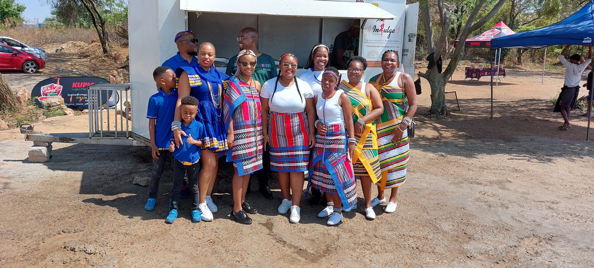 zwidenyapT's tweet photo. #VhuvhambadziDrive
#MveleleNaMaitele
#GraciousGivers
#TheFamousCaravan
#ZwiḽiwaZwaDumo
#Vhufa https://t.co/8PK2EK9aOf