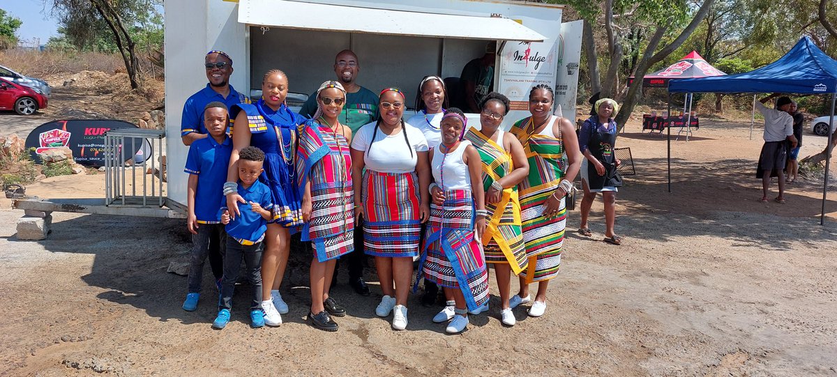 zwidenyapT's tweet photo. #VhuvhambadziDrive
#MveleleNaMaitele
#GraciousGivers
#TheFamousCaravan
#ZwiḽiwaZwaDumo
#Vhufa https://t.co/8PK2EK9aOf