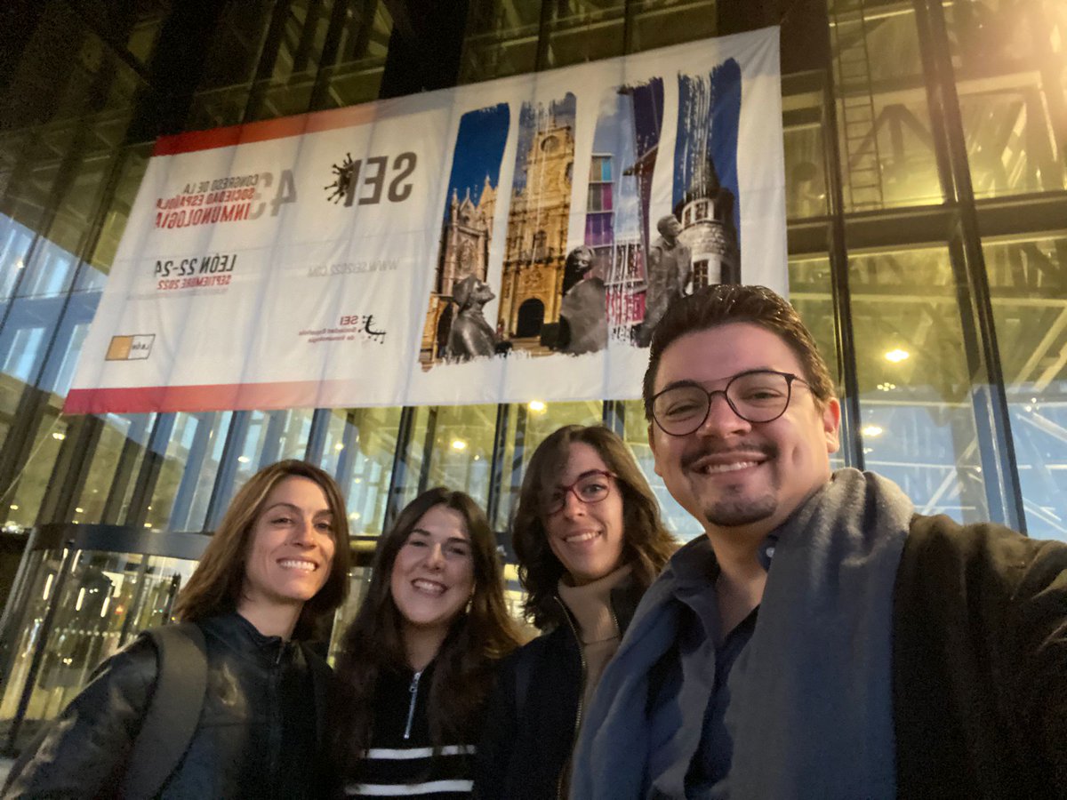 Daniel Chacón con TCR y Complemento, Rebeca Fernández con CD247, Marta Herrero con Síndrome de Sézary y Ana V Marin con TCR. Divulgando resultados en el Congreso Nacional de Inmunología en León. Gracias AECC y Ministerio de Ciencia por el apoyo.