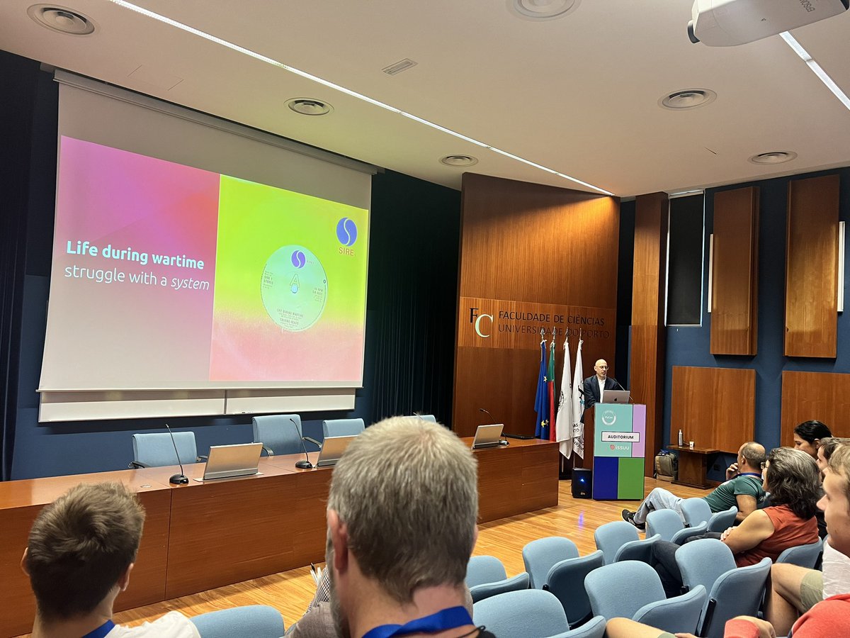 anastasiatymo's tweet photo. Very inspiring keynote by @evildmp about what are we doing as programmers
#PyConPT https://t.co/Tw5vXjiK3X