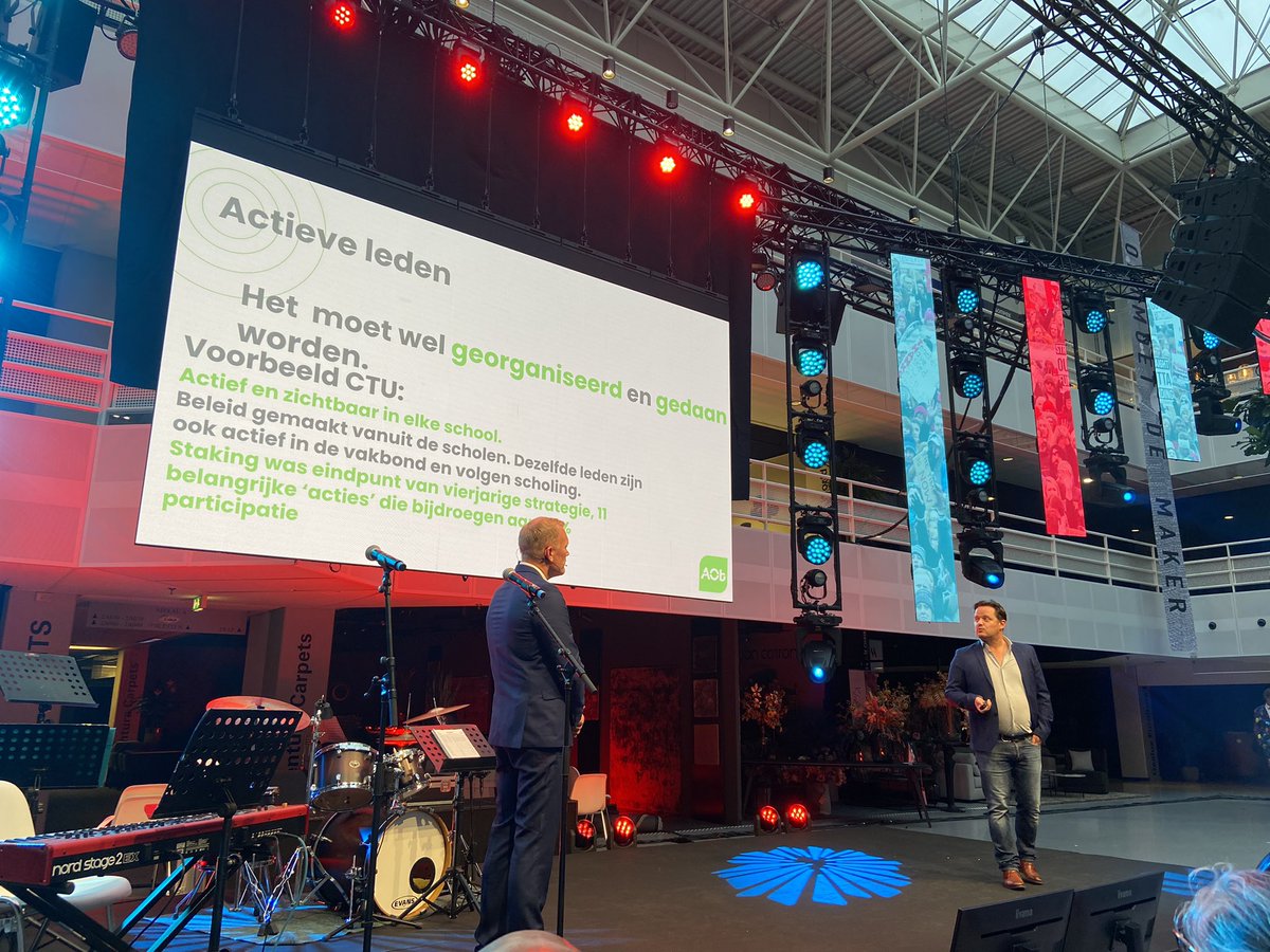 michelvrschuren's tweet photo. We hebben het mooiste beroep. Dat beroep kan zoveel beter georganiseerd worden.

Dat moeten we samen doen en dat doen we door ons te organiseren! Word lid van @AObtweets.

#eenklasseapart #congrestival #aob25jaar 

@jelmerevers @thijsroovers https://t.co/p4ssyEFdqn