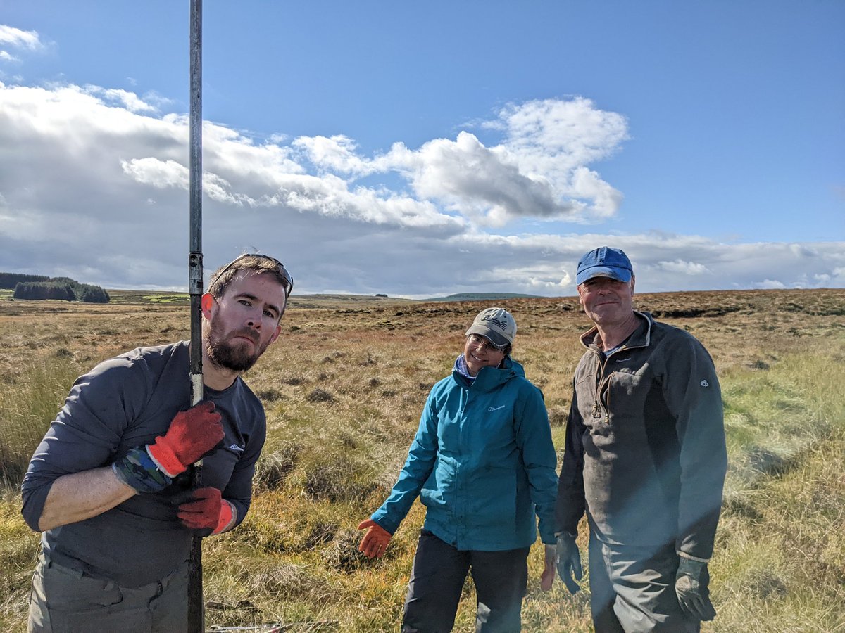 AlexMClark97's tweet photo. Wrapped up 2 weeks of fieldwork in Northern Ireland with 24 m of core sediment, 37 kg of rock, and 573 field photos with the invaluable help of @SimonBlockley1 @drsamroberson @Los_Anjalis David Gowers, and some friendly dogs! https://t.co/ZgMFhMDRd1