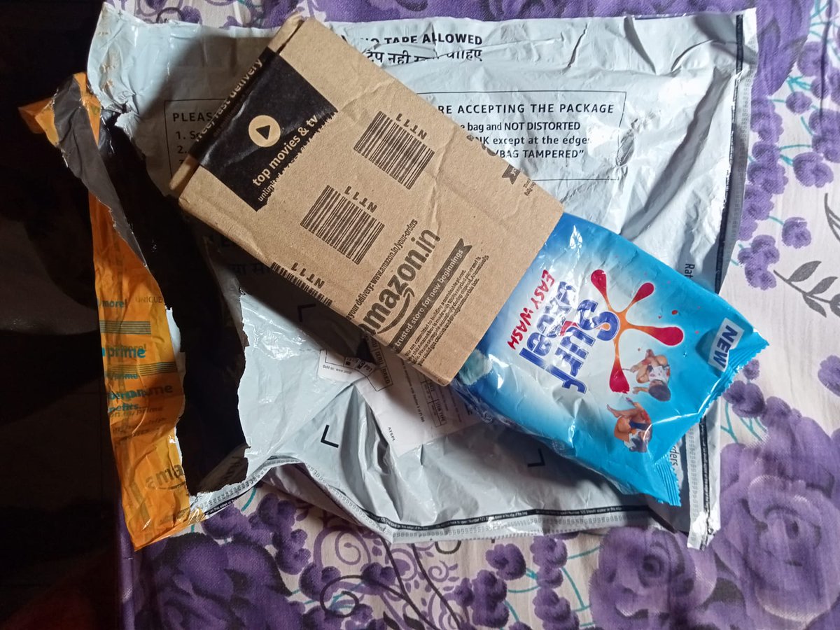 Lushmita1's tweet photo. Amazon Great Indian Festival delivered Surf Excel instead Mobile phone costing 9k. Thanks @amazonIN . Truly appreciated. https://t.co/VyRSxpYgCK