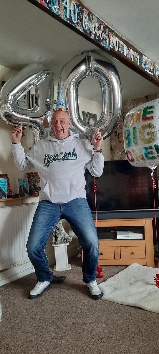 Do think it's someone birthday 🎂 🥳 today