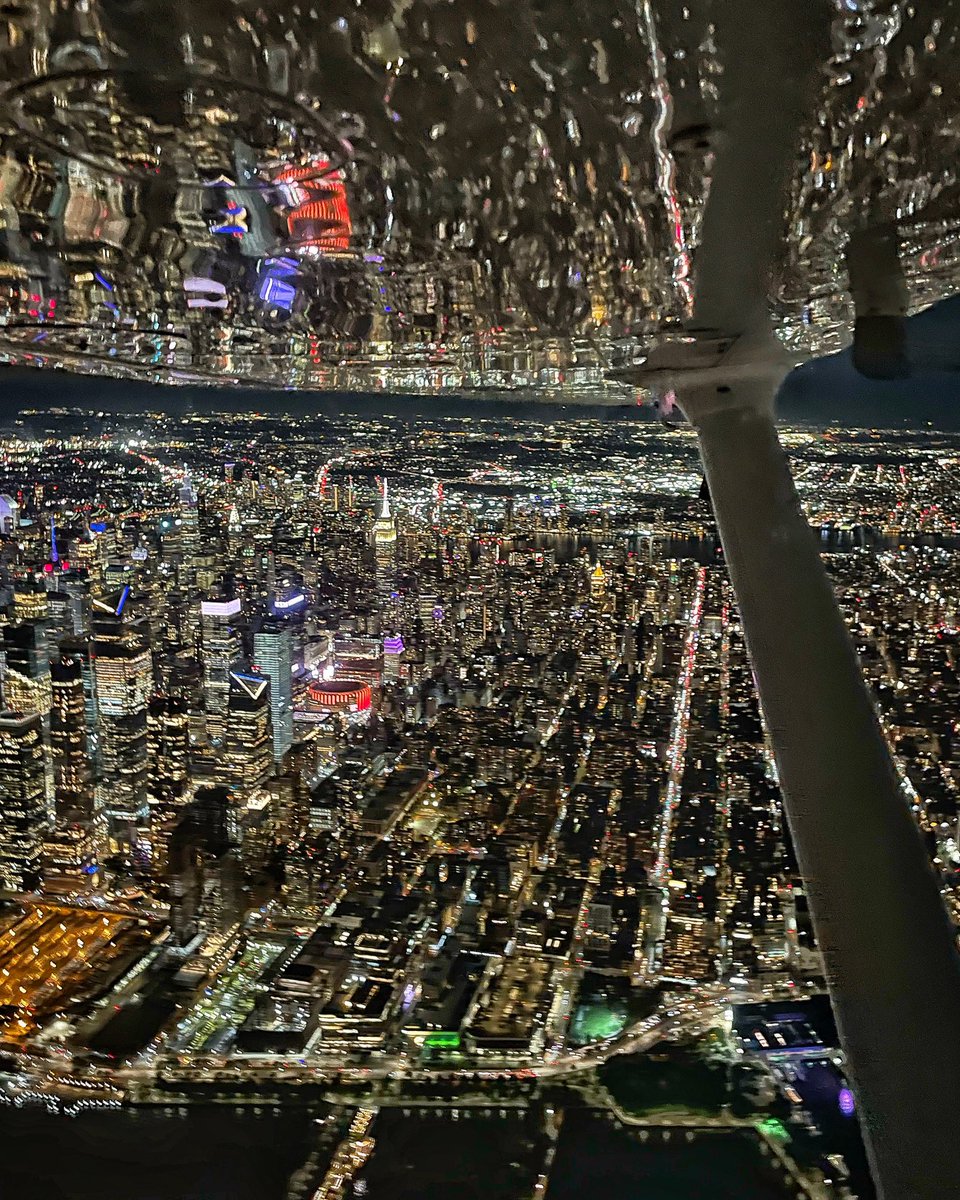 rich_a_tyler's tweet photo. Still have to pinch myself every time I get to fly through New York! #nyc #newyork #pilotlife #avgeek #c172 #viewfromabove #pilot #statueofliberty #WTC #empirestatebuilding https://t.co/X34GBTccwa