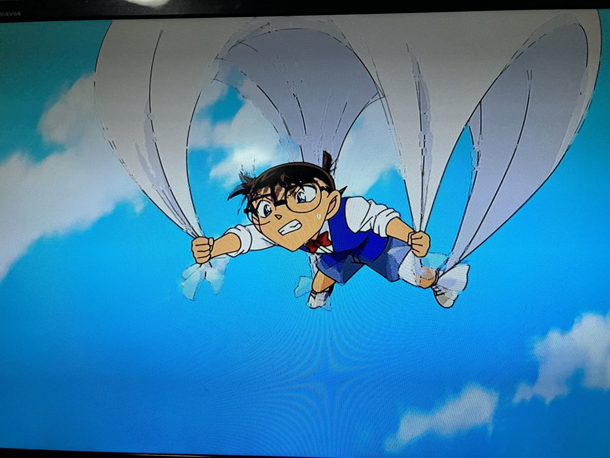 アニメ 名探偵コナン コナン君がシーツをパラシュートにして落下する ぶっ飛んだ描写が話題に Togetter