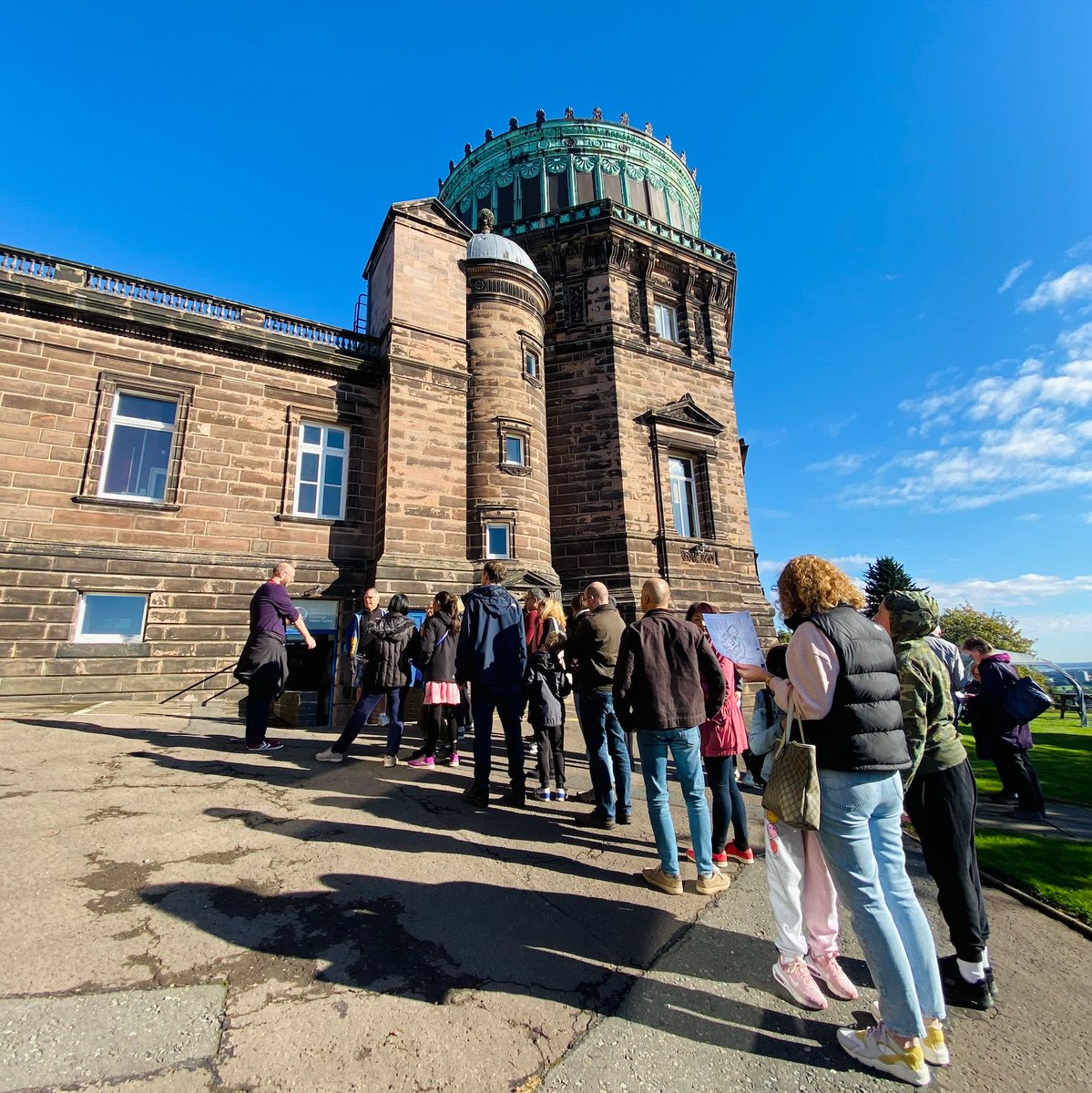 ukatc's tweet photo. It's a beautiful day for the Edinburgh Doors Open Days @RoyalObs! We can't wait to show you some of the amazing science that is happening here 🌟 #ROEOpen https://t.co/Y1SWVcxUyI