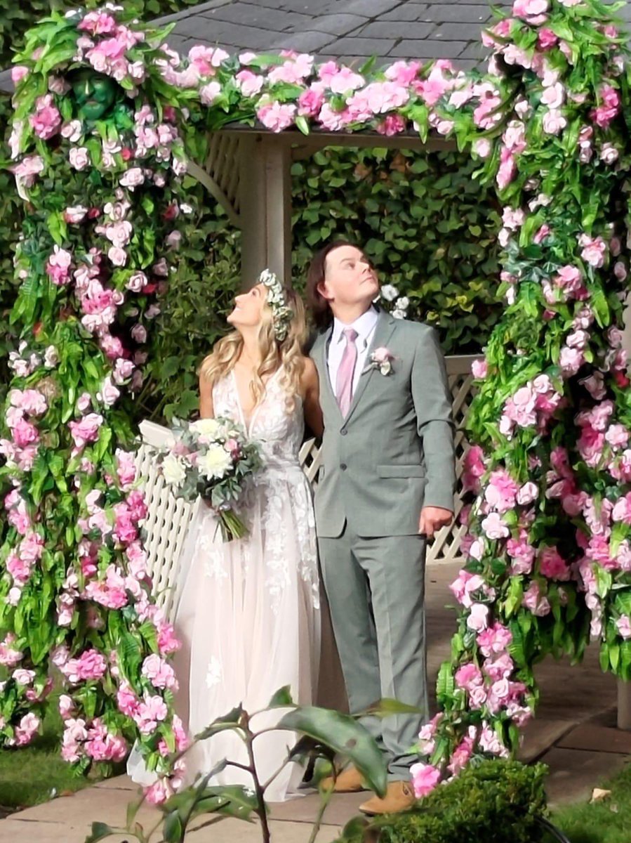 Fairytale wedding  ✅💖
Love of my life  💖✅💖
Happily ever after ✅💖