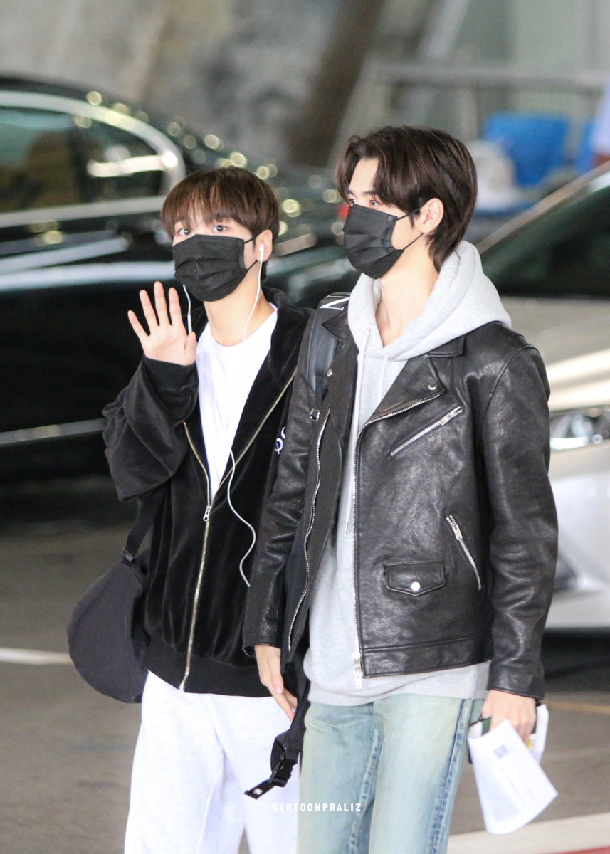 O2l730's tweet image. ㅅㅂ니들은뭐맨날
커플여행가니?