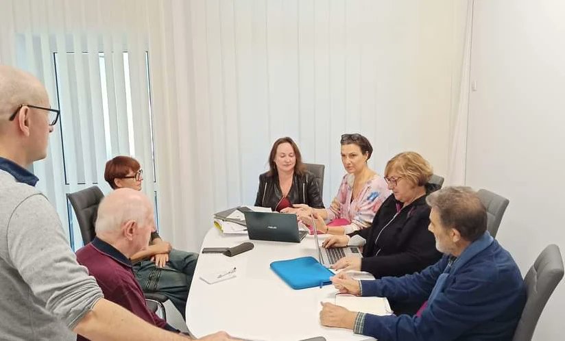 idea_gc's tweet photo. Tallers Internacionals al @CKWZ_ Polònia dins el projecte #ArtistontheWeb ,18 al 23 setembre
Participem amb Raquel Blanca, Jordi Gispert i @JosepBurset
Liderat per #CKWZ amb @idea_gc de Girona i @luetec de Nàpols com a socis.
Programa @EUErasmusPlus
#Ideagc
#Artistontheweb https://t.co/mCBn7n1VbL