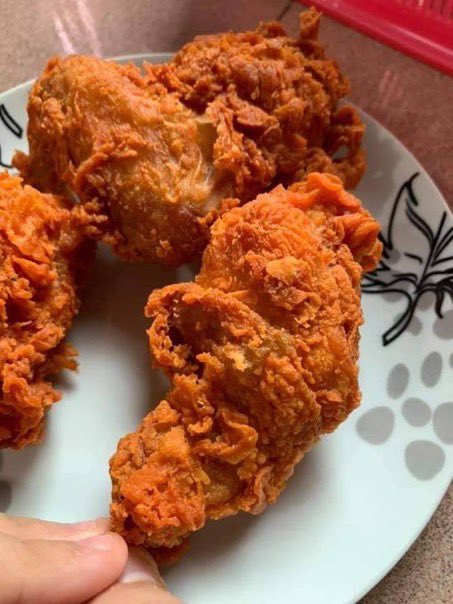 LilyMaisarahh's tweet photo. Rahsia McD dah terbongkar! Rasa sebijik macam ayam goreng pedas McD guyss 🌶🌶

Rupanya ada dekat @ShopeeMY jer, kat kedai tak pernah nampak lagi. Memang sedappp giler! Boleh la jimat duit weihh sebab org dah boleh masak sendiri dekat rumah lepasni 🤭🤭

— #LilyShop https://t.co/YQqEqYvpfr