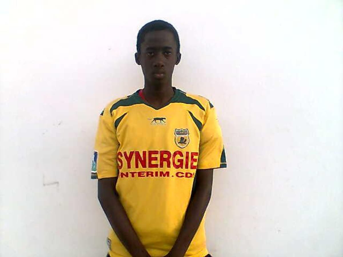_BeFootball's tweet photo. Les supporters nantais se sont mobilisés pour offrir un voyage à un fan basé à Dakar afin de se rendre à la Beaujoire. 🇸🇳💛💚

La cagnotte a atteint les 1500€. 👏❤️ https://t.co/9HlRVmYgcI