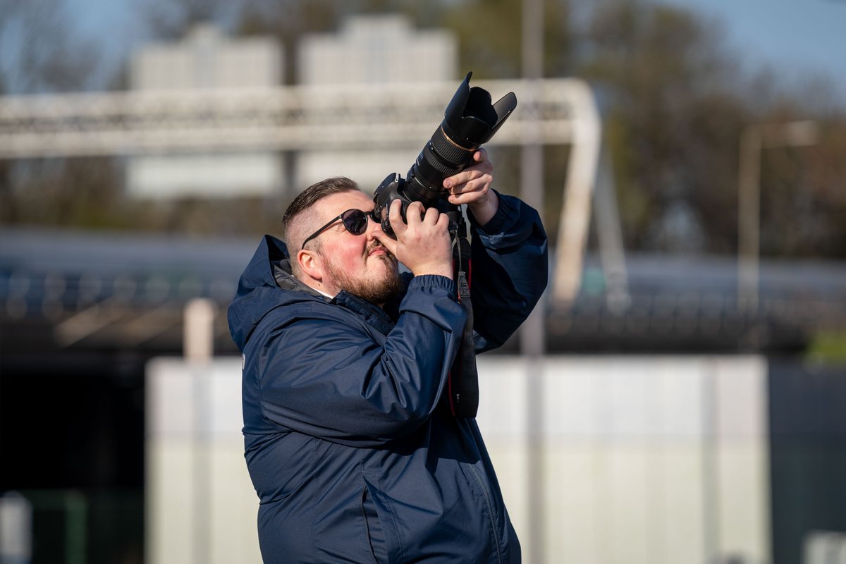 mediatvnl's tweet photo. Na een moedige en oneerlijke strijd tegen kanker is onze lieve vriend en collega Joëy Heijstek (24) afgelopen donderdag overleden. Joëy fotografeerde sinds december 2017 voor MediaTV. Hij laat een groot gat achter en hij zal enorm worden gemist.
https://t.co/PejAlX3Dxt https://t.co/T8FudRYlnJ