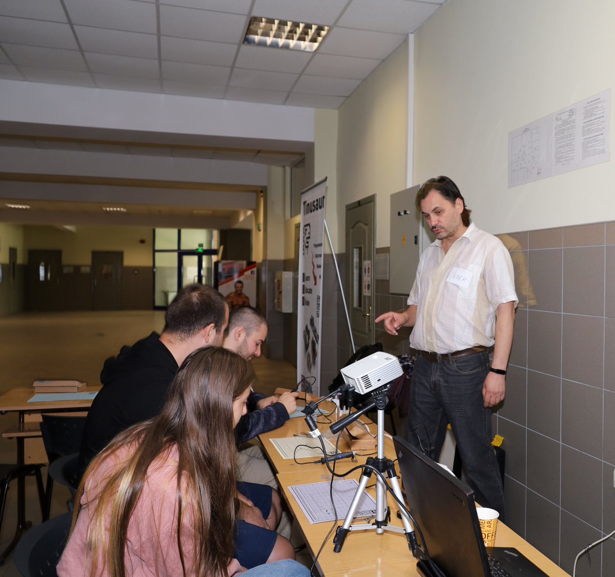 ittourbg's tweet photo. 🦕 В 11ч. започна Работилницата по електроника "Тинузавър" за деца от 8 до 18 години, която все още можете да посетите.
🟢 @TinusaurBG
#ITTour #RuseConf https://t.co/IOLdTgjMCt